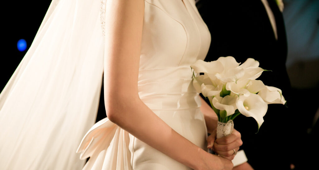 結婚指輪の意味を知る：なぜ一生をかけて身につける価値があるのか？.jpg