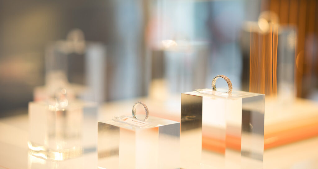 上品さと実用性を兼ね備えた婚約指輪が選ばれる理由