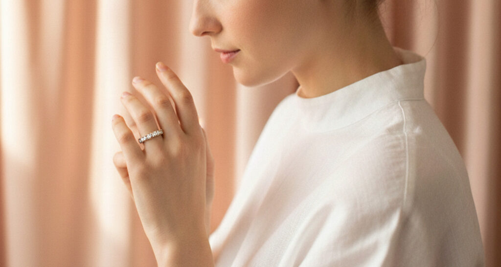 年齢とともに”似合う”の基準は変わる｜肌映えと手元バランスから考える