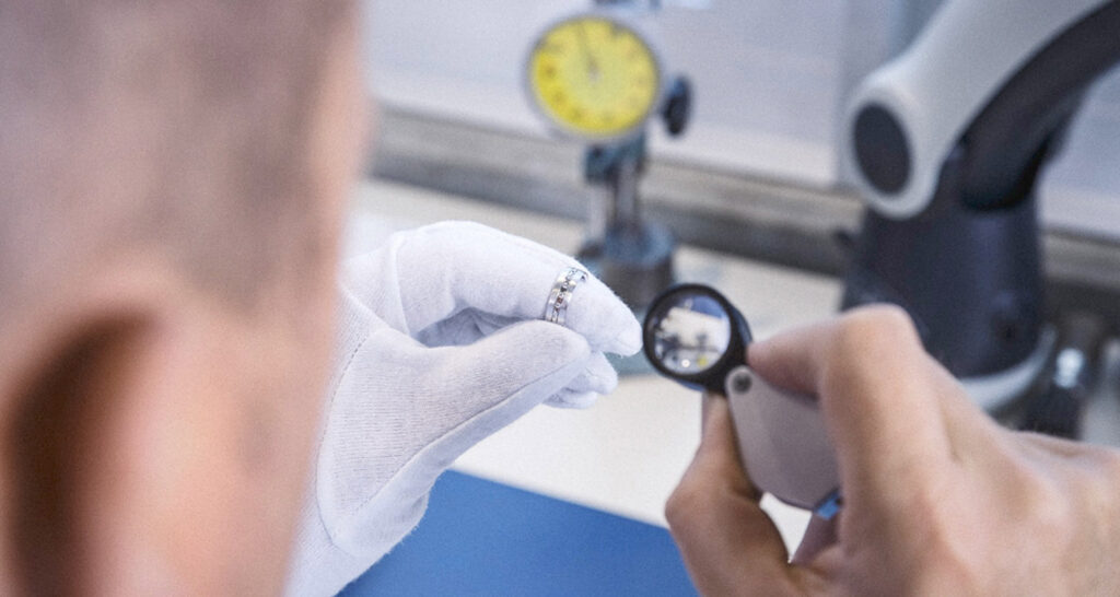 日常で着け続けるために必要な、快適性と耐久性 